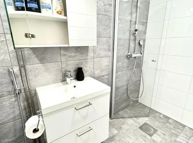 Beautiful Two-room With Naesijaervi Views Апартаменты Тампере